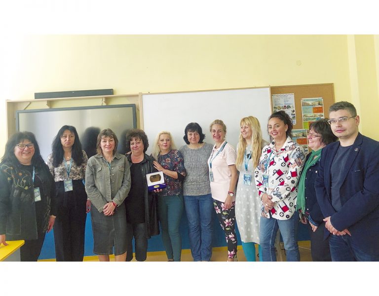 Общество | Учители от СУ “Георги Измирлиев”  са отличени от МОН