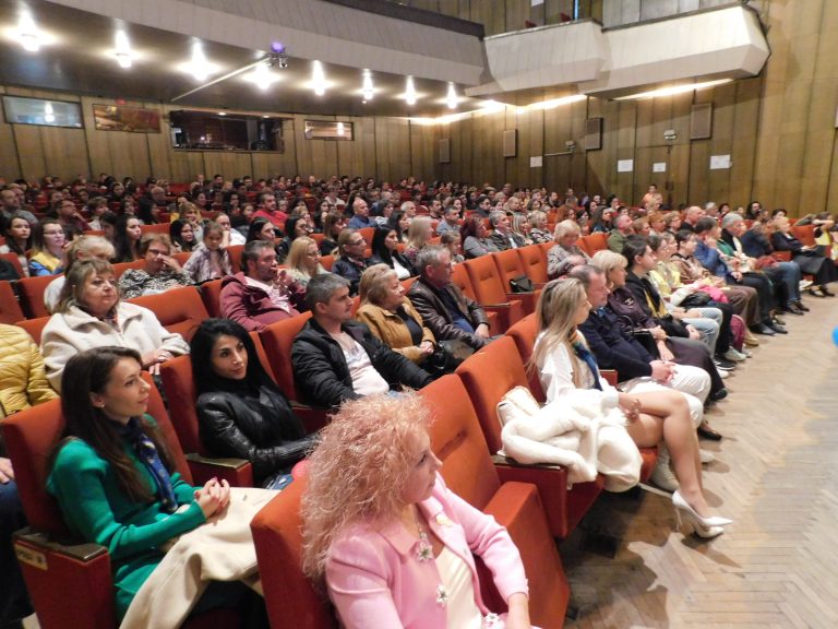 Благотворителен концерт събра средства за 4-годишна стипендия на даровит студент