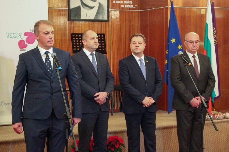 Президентът Румен Радев даде старт на „Българската Коледа“ от В. Търново