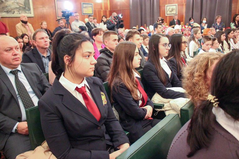 Президентът Румен Радев даде старт на „Българската Коледа“ от В. Търново