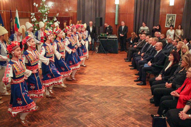 Президентът Румен Радев даде старт на „Българската Коледа“ от В. Търново