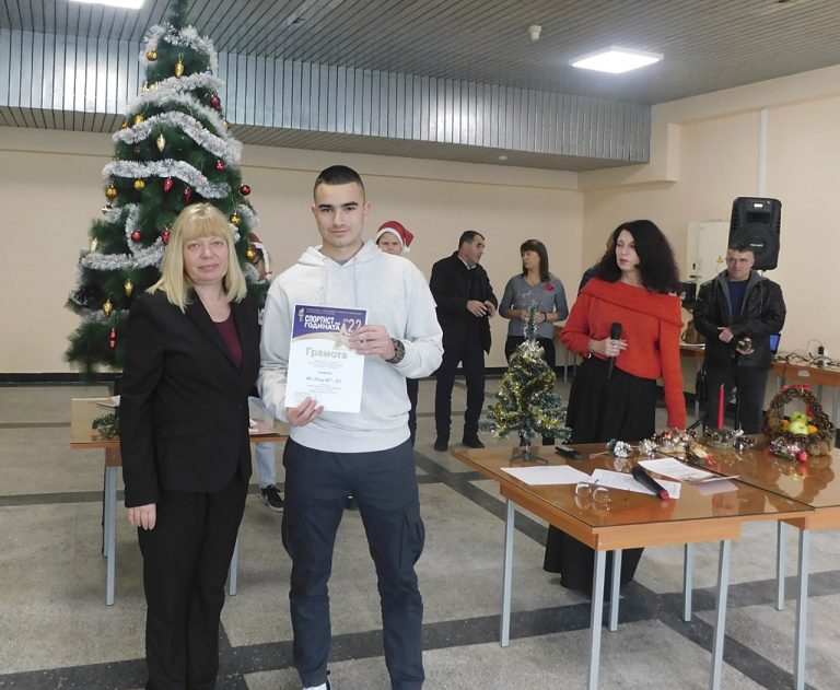 Георги Илиев – Спортист № 1 на СУ “Г. Живков” Павел Иванов е № 1 в анкетата на учениците