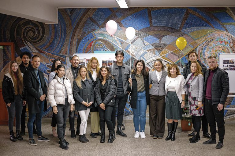 Общество | Клубът по психология в  Алма матер стана на 8 години