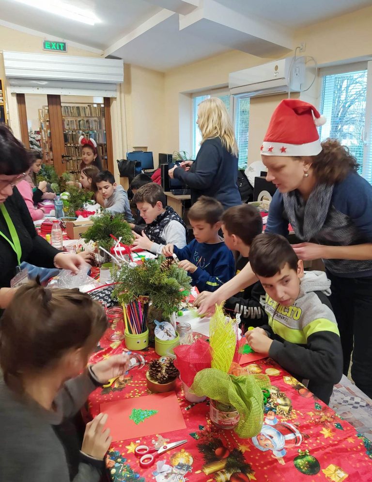 Празничните събития и забавни изяви на лясковското читалище зарадваха малки и големи