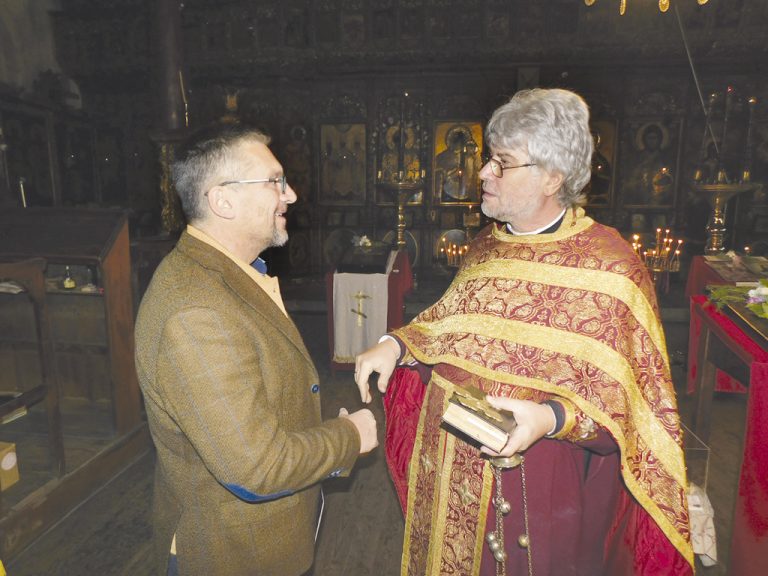 Дизайнерът Атанас Парушев стана учител по религия