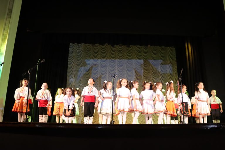 Празничните събития и забавни изяви на лясковското читалище зарадваха малки и големи