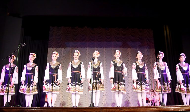 Празничните събития и забавни изяви на лясковското читалище зарадваха малки и големи