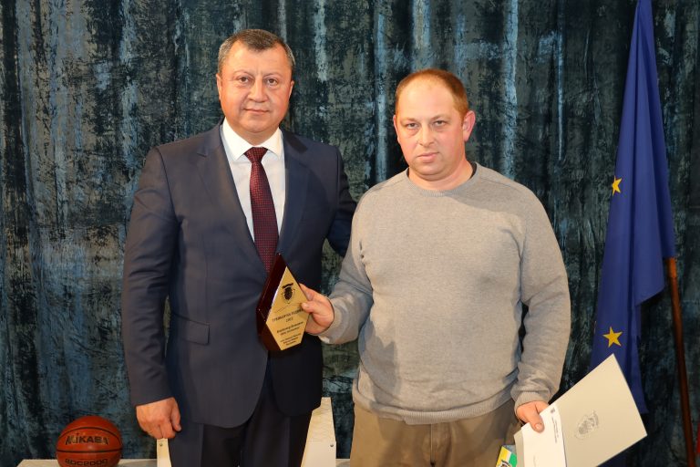 Състезателят по муай тай Зарина Иванова е „Спортист на годината“ в Павликени