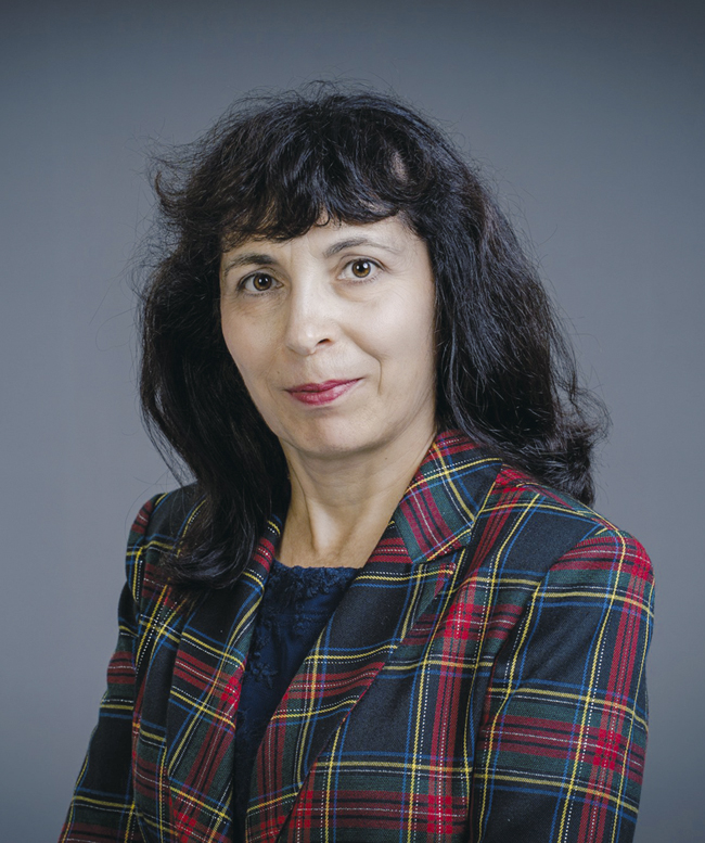 Горещи новини | Д-р Кина Николова – началник на  неонатологията в МОБАЛ: “За мен е ценно да  съпровождам новородените при пристигането им  на този свят”