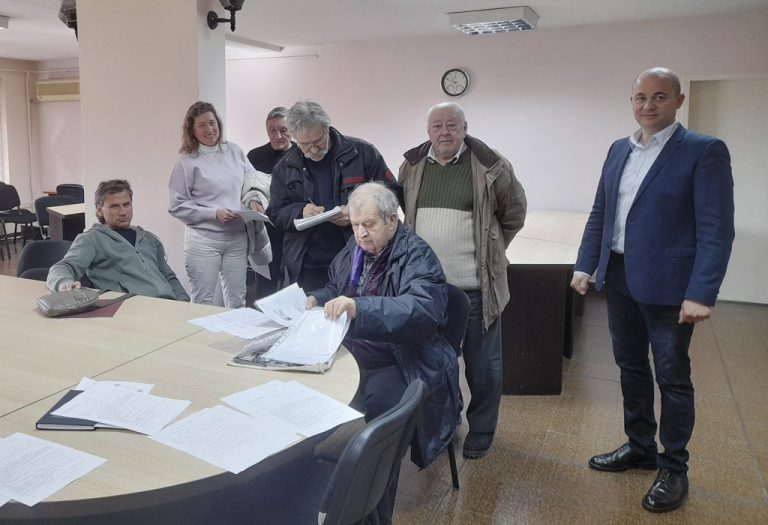 Голям интерес към приемната  в П. Тръмбеш за обезщетенията за автомагистрала “Хемус”