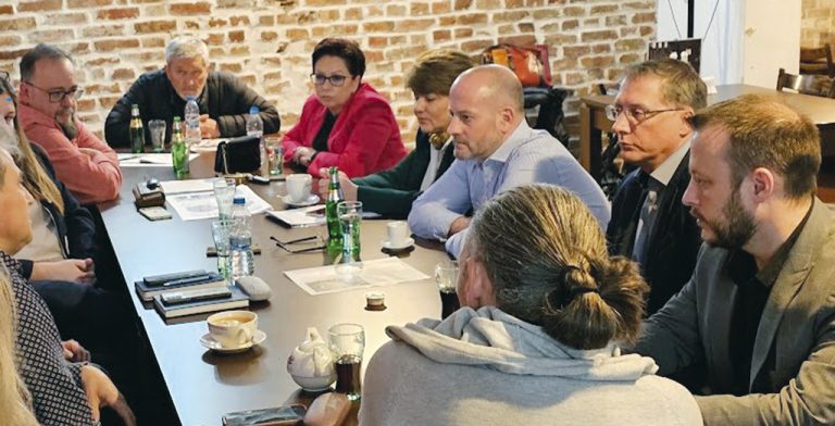След среща с евродепутата Радан Кънев: Проблемът с инсталацията за горене на боклук край Павликени стига до Европарламента