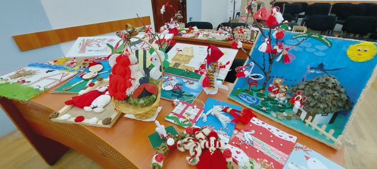 Общество | В Свищов наградиха  победителите от националния  конкурс “Баба Марта”