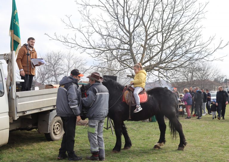 Тодоровден отново събра животни, състезатели и публика в три лясковски села