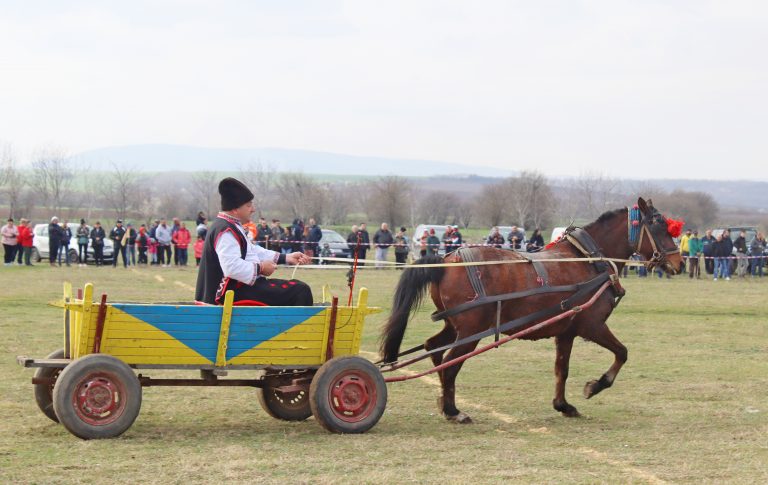 Тодоровден отново събра животни, състезатели и публика в три лясковски села