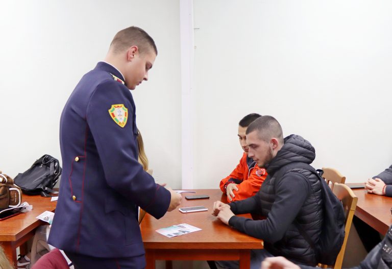 На среща с лясковските випускници Военният университет представи обучението си