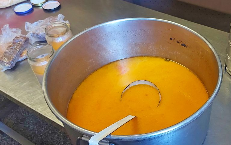 Горещи новини | 60 нуждаещи се граждани от община Лясковец продължават да получават топъл обяд до края на септември 2025 година