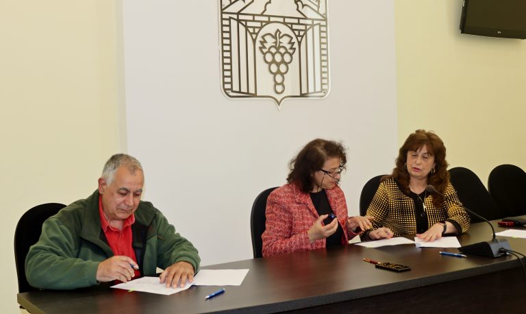 Кметът на Лясковец д-р Гецова подписа осем договора за финансиране на проекти от Фонд за подкрепа на местни инициативи