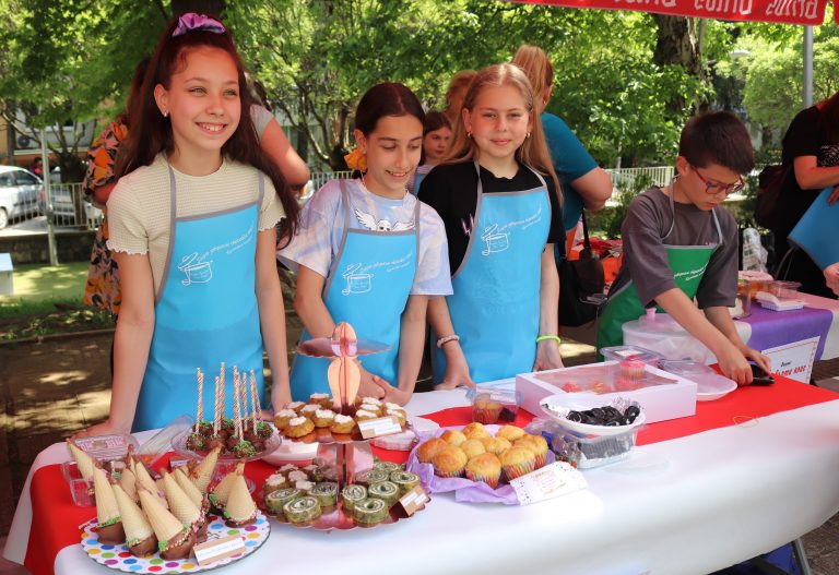Вкусна кулинарна надпревара си спретнаха в ОУ „Бачо Киро“ (снимки)