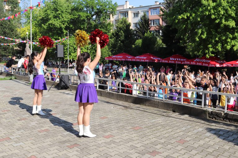 Вкусна кулинарна надпревара си спретнаха в ОУ „Бачо Киро“ (снимки)