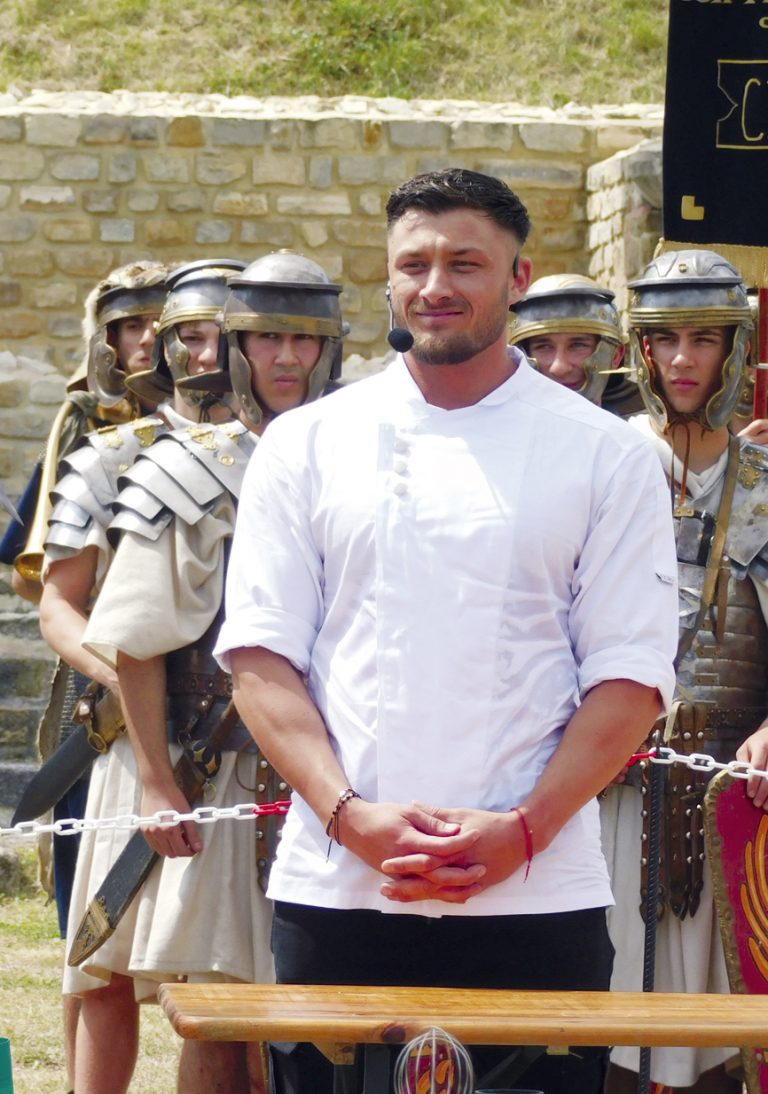 Общество | Станислав от “Hell’s Kitchen” готви на живо  и опита антична кухня в Свищов