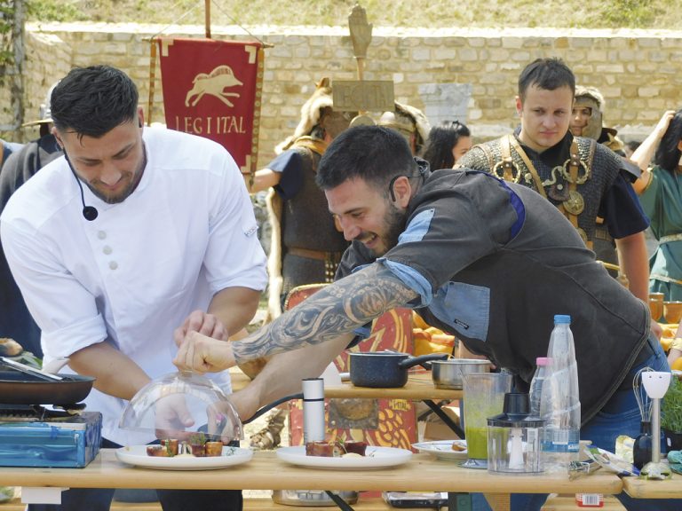 Станислав от “Hell’s Kitchen” готви на живо  и опита антична кухня в Свищов