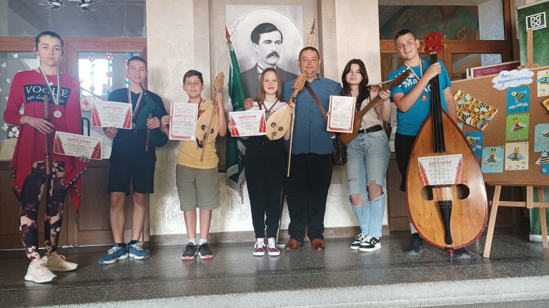 Общество | Стипендии, медал и призови места спечелиха младите музиканти от СУ „Вичо Грънчаров“