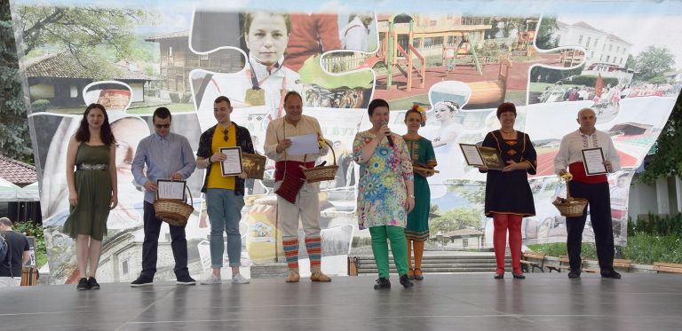 Местни производители показаха продукцията си в Елена