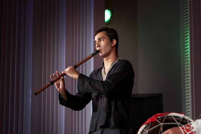 Самуил вярва, че ще учи в САЩ и един ден ще изстрелва космически апарати