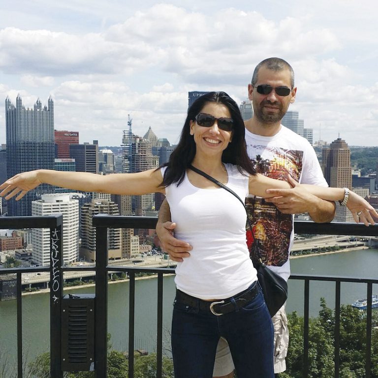 Елка Бърдарова сбъдва американската си мечта, пише поезия, роман  и детска книжка