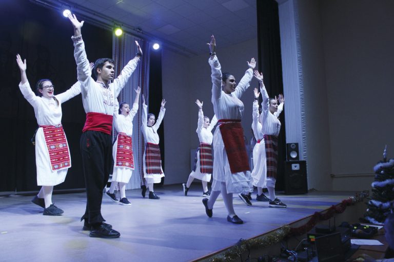 Съхранение и популяризиране на  българския фолклор чрез клуб по народни танци  в ПГСАГ “Ангел Попов”, гр. Велико Търново