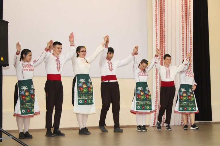 Съхранение и популяризиране на  българския фолклор чрез клуб по народни танци  в ПГСАГ “Ангел Попов”, гр. Велико Търново