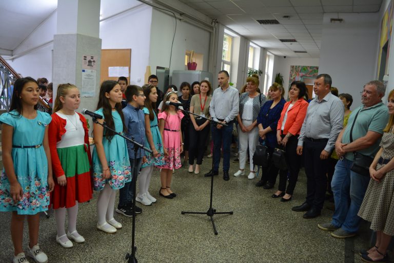 Училище в Павликени ще има обновен двор с класна стая на открито и нови площадки