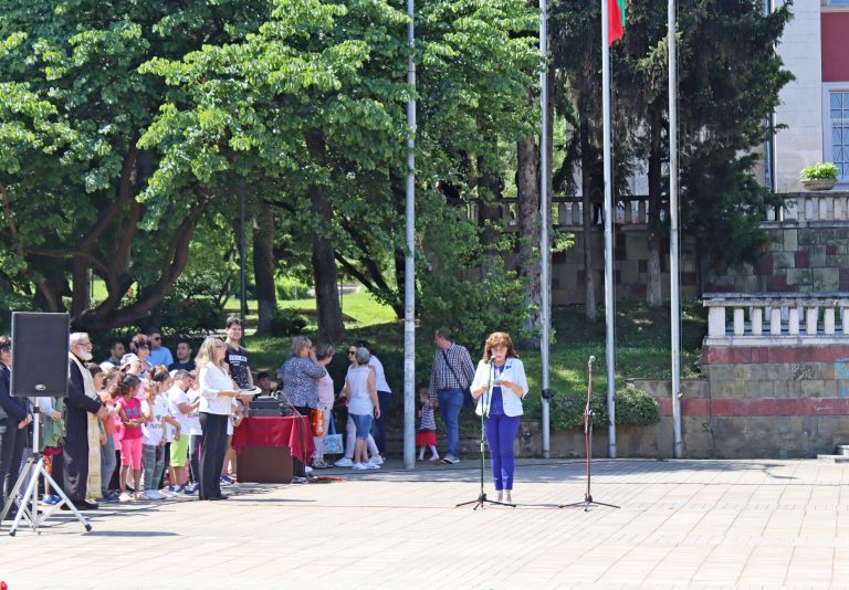 147 години безсмъртие на Ботев и загиналите отбелязаха лясковчани