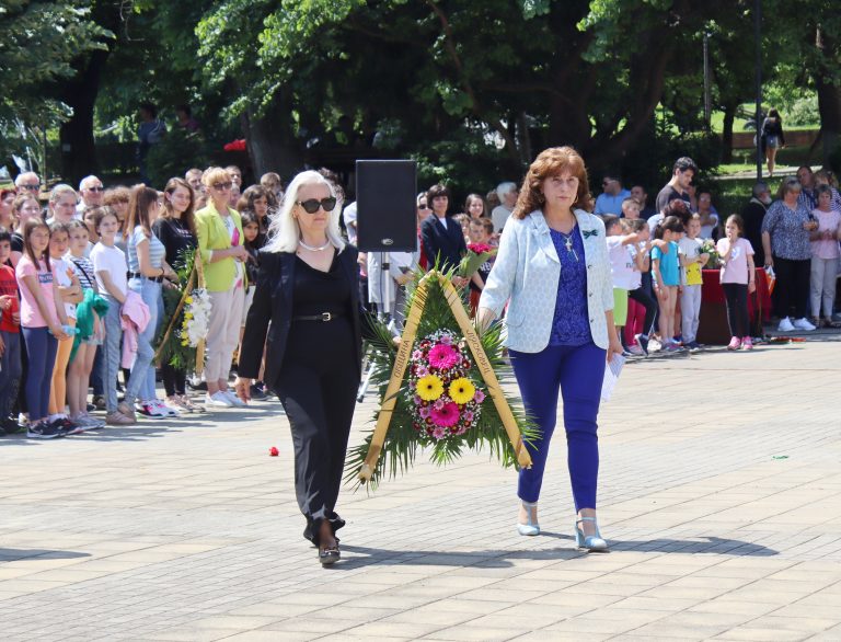 147 години безсмъртие на Ботев и загиналите отбелязаха лясковчани