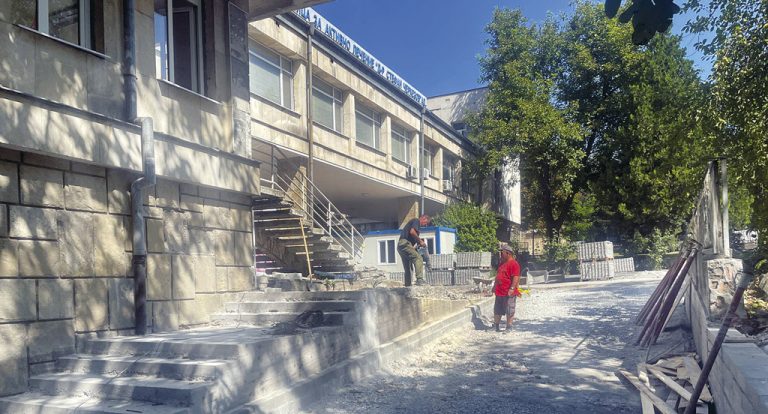 Горещи новини | До есента приключва ремонтът  на новото Спешно отделение