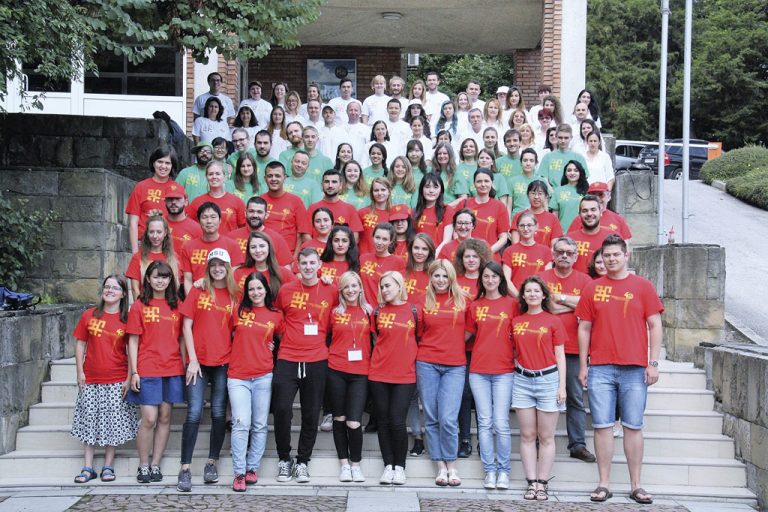 Общество | Чужденци от 25 държави се включват  в Международния летен семинар на ВТУ