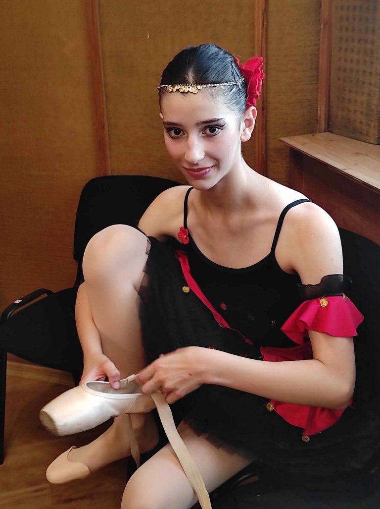 Общество | Талантлива танцьорка от „Виргиния балет“ е поканена за безплатно обучение в Русия