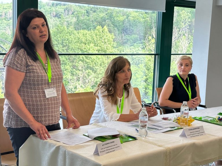 Горещи новини | 93 деца са настанени в приемни семейства в областта