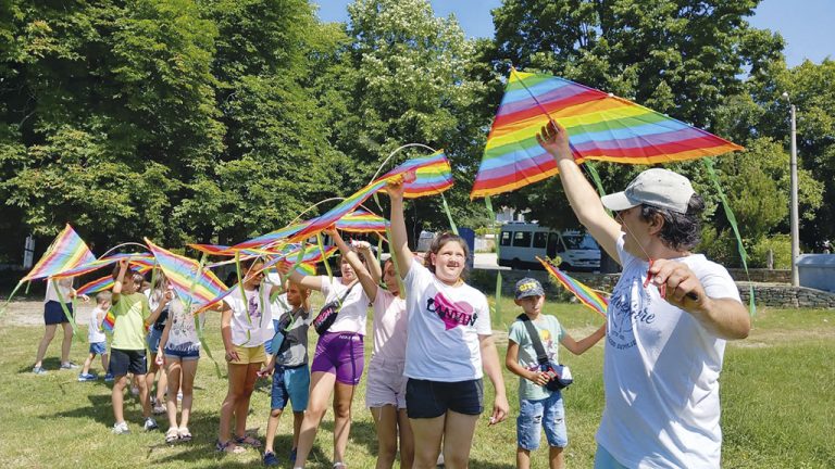 Общество | Празник на хвърчилата организираха в Килифарево