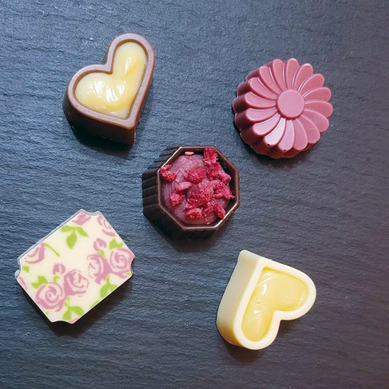 Уникални ръчно направени бонбони изработва началник-отдел във ВТУ