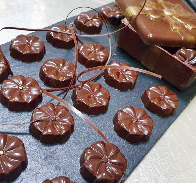 Уникални ръчно направени бонбони изработва началник-отдел във ВТУ