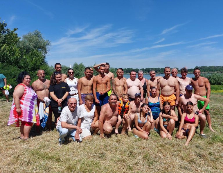 77-годишен от Павликени преплува Дунав край Свищов