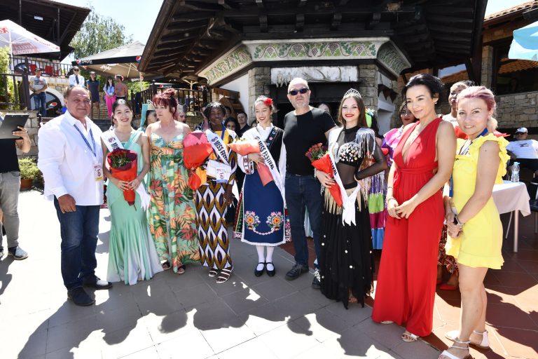 Фирузе Инан от Турция стана Мис Фестивал за втора поредна година