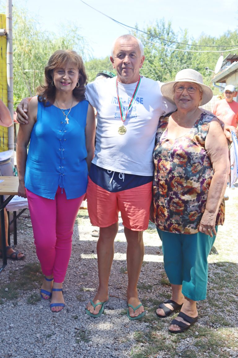 В осмия Национален маратон „Добри Динев” в Лясковец за наградите се надпреварваха 29 плувци