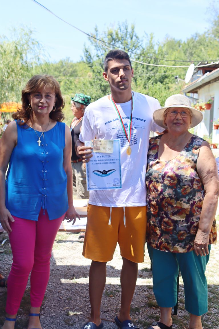 В осмия Национален маратон „Добри Динев” в Лясковец за наградите се надпреварваха 29 плувци