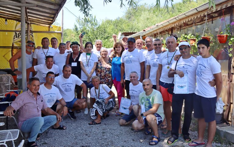 В осмия Национален маратон „Добри Динев” в Лясковец за наградите се надпреварваха 29 плувци