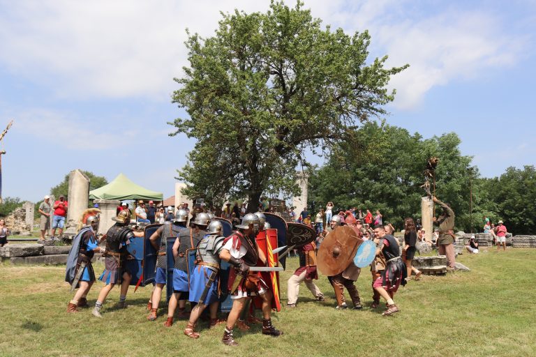 Битки, ритуали, мода и занаяти от античността видяха посетителите на Никополис ад Иструм