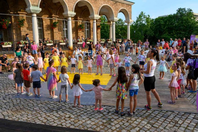 Общество | Кубинска звезда и най-новата българска латино група бяха част от фестивал във Велико Търново