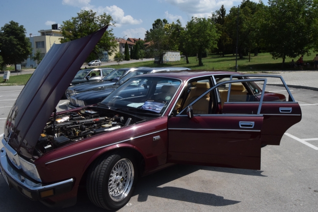 Любители на престижната марка автомобили „Ягуар“ се събраха в Г. Оряховица