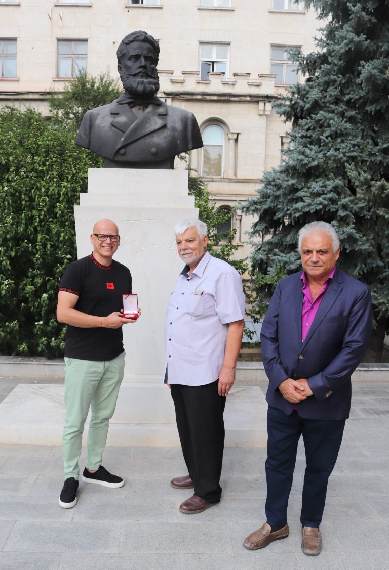 Общество | Търновец с награда за разкрития, свързани със смъртта на Ботев